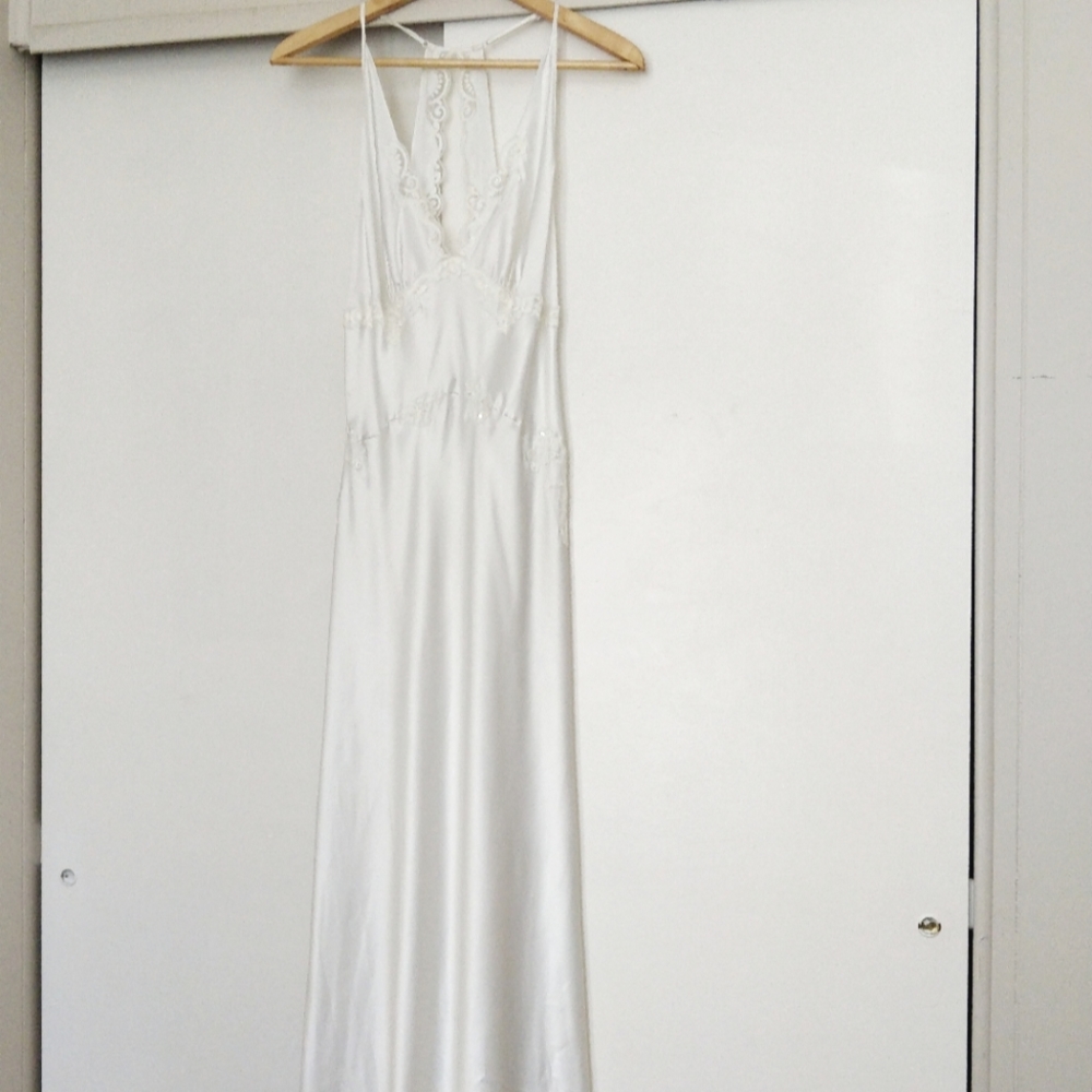VICTORIA SECRET Long White Satin Nightgown Sz M